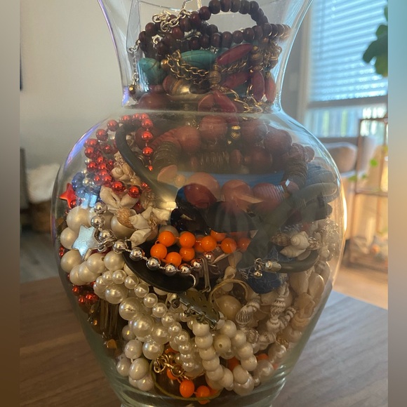 Jewelry Jar 🤍 jewelry jar from goodwilll - Picture 4 of 4